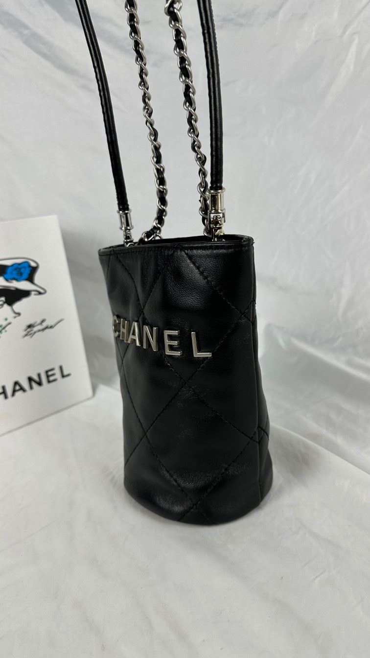 Ch**el bucket bags